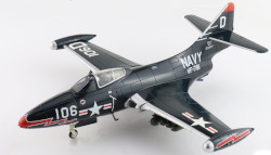Hobby Master HA7210b Grumman F9F-5 Panther, VF-781 Pacemakers "Mig-15 Killer"