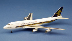 Apollo 400 Boeing 747-300 Singapore Airlines N122KH